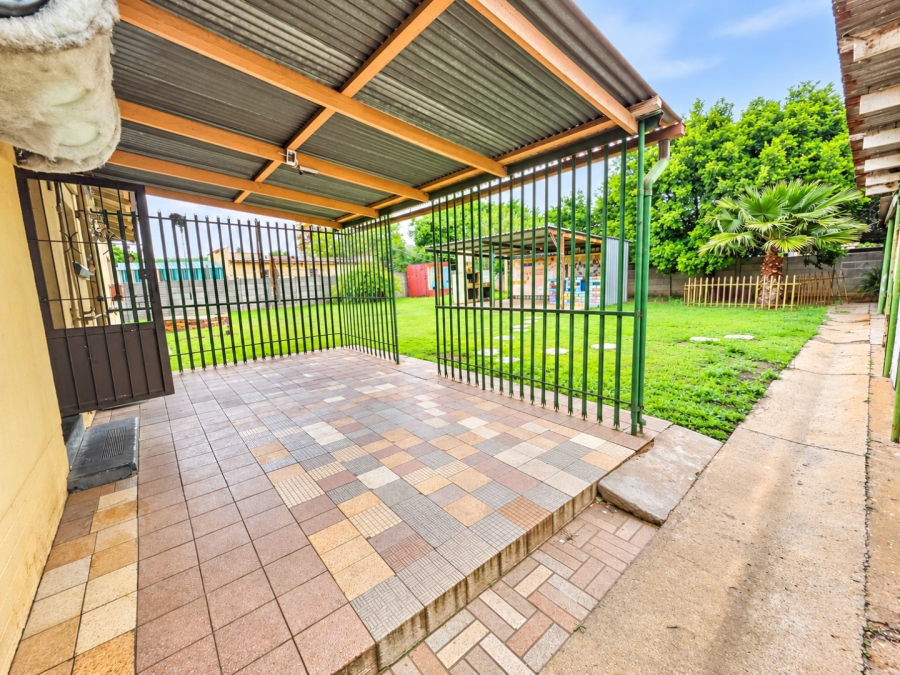 To Let 3 Bedroom Property for Rent in Freemanville North West